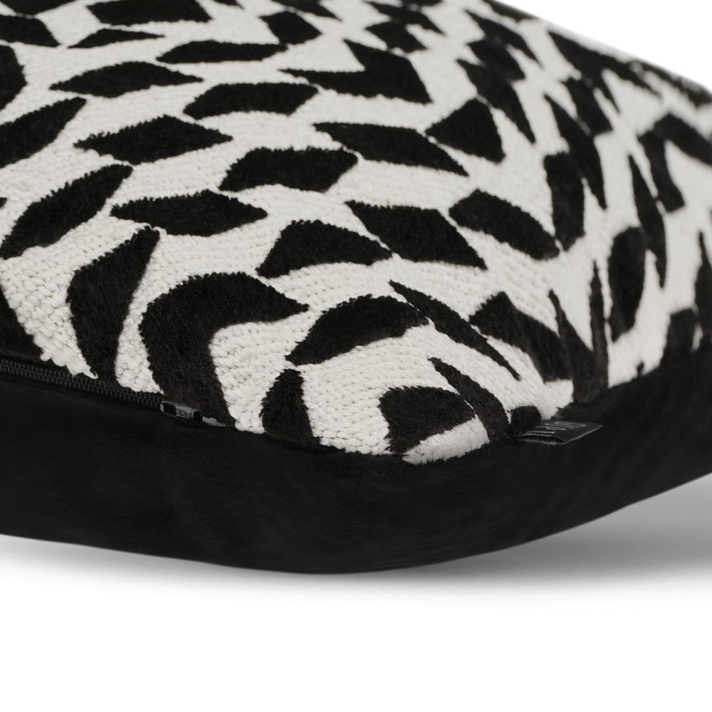 3051_Black_Detail